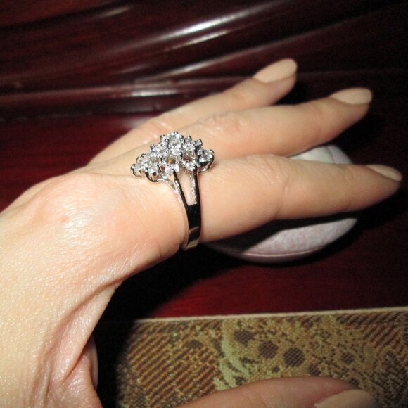 Starlike Cubic Zirconia Cocktail Ring - Picture 9 of 9